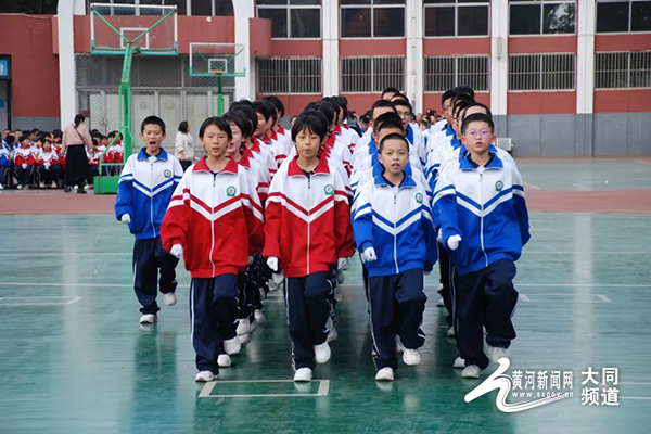 大同市实验中学校服图片